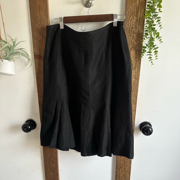 Ann Taylor Loft Black Linen Flared Tulip Skirt Woman’s Size 12 - Picture 2 of 16